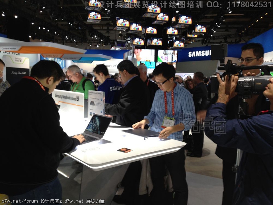 CES-2012-Samsung-Booth-Tour-14.jpg