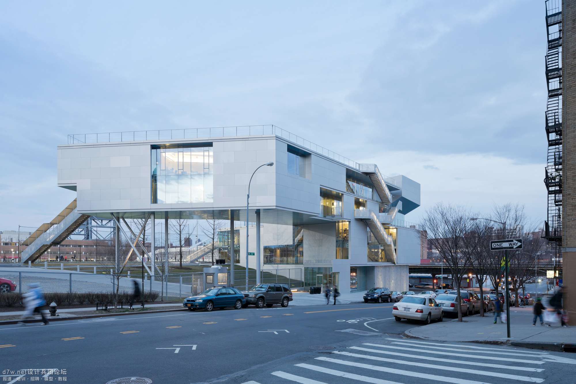 518bccf1b3fc4bf34d000016_campbell-sports-center-steven-holl-architects_campbell_.jpg