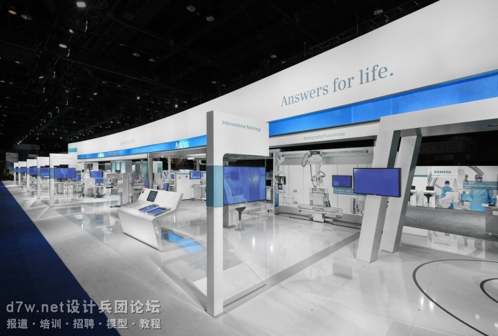 Siemens-stand-by-Catalyst-at-RSNA-2013-Chicago-Illinois-02.jpg