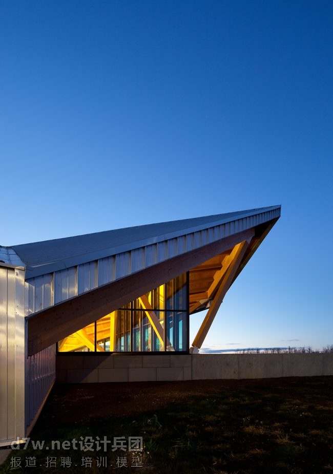 006-Philip-J.-Currie-Dinosaur-Museum-by-Teeple-Architects-650x926.jpg