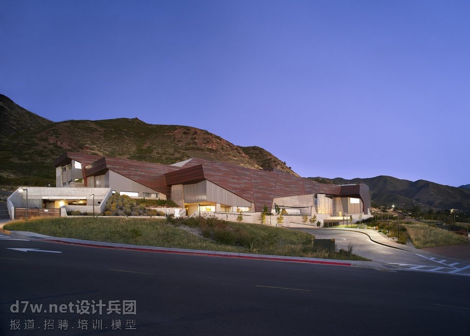 005-Natural-History-Museum-of-Utah-by-Ennead-Architects-960x686.jpg