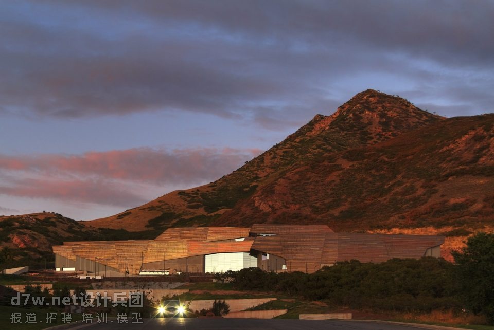 006-Natural-History-Museum-of-Utah-by-Ennead-Architects-960x642.jpg