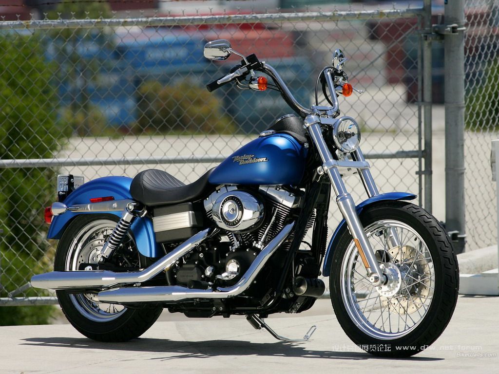 Harley-Davidson_Dyna_FXDB_2007_07_1600x1200.jpg