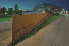 Antoine Predock. McNamara Alumni Center, University of Minnesota..jpg