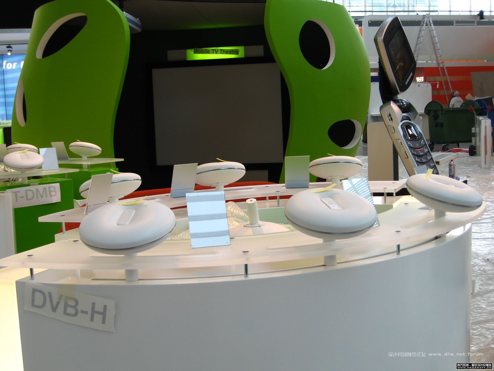 26hall-%20%20move%20in%20%20-2006%20cebit%2090_MQBybiIb1GPU.jpg