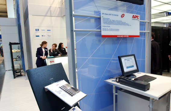 apc_cebit2002_009LOW.jpg