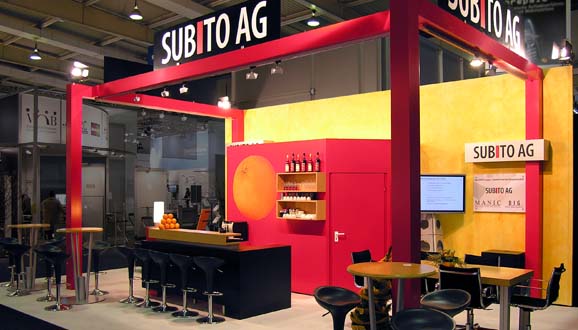 subito01stand[1].jpg